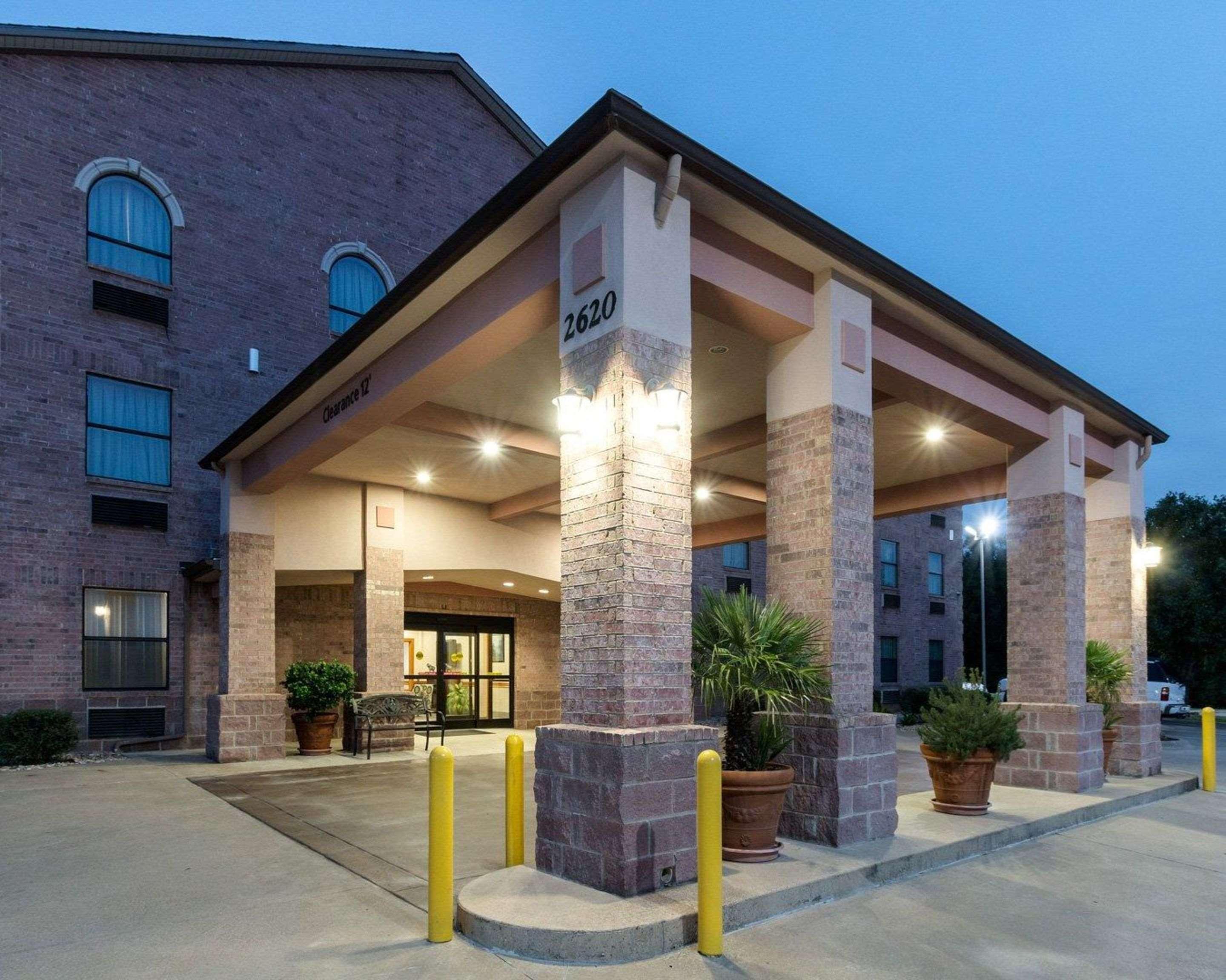 Quality Inn Buffalo Exterior photo