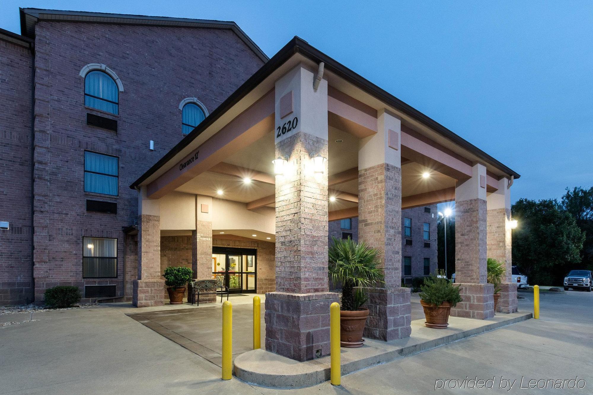 Quality Inn Buffalo Exterior photo